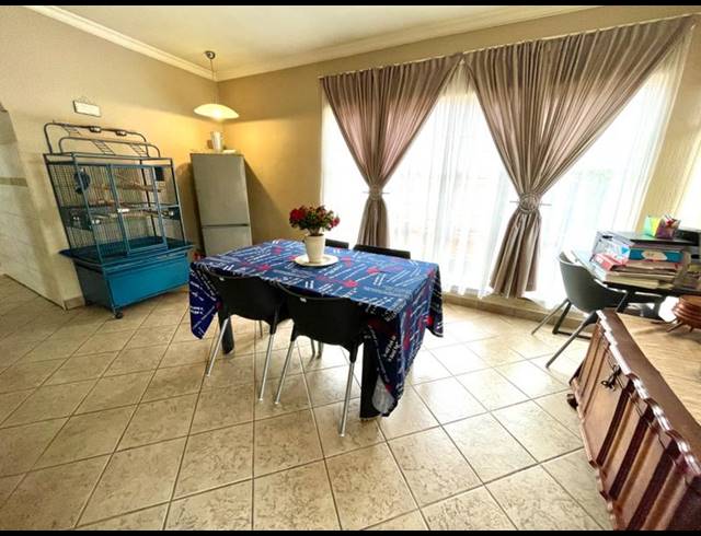 4 BEDROOM HOUSE FOR SALE IN NOORDHEUWEL